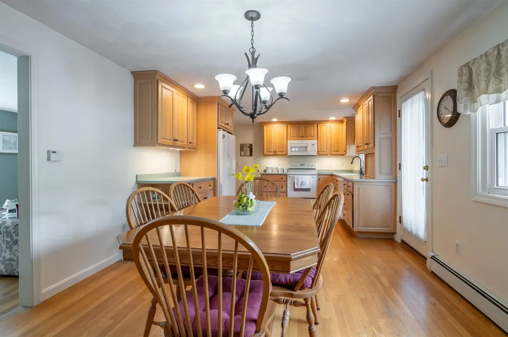 8 Sequoia Lane Plaistow NH 03865