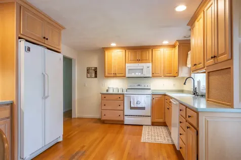 8 Sequoia Lane Plaistow NH 03865