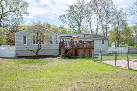 8 Sequoia Lane Plaistow NH 03865
