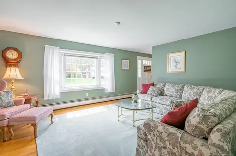 8 Sequoia Lane Plaistow NH 03865