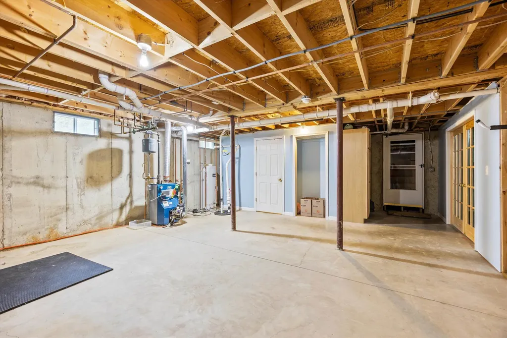 56 Call Road Webster NH 03303