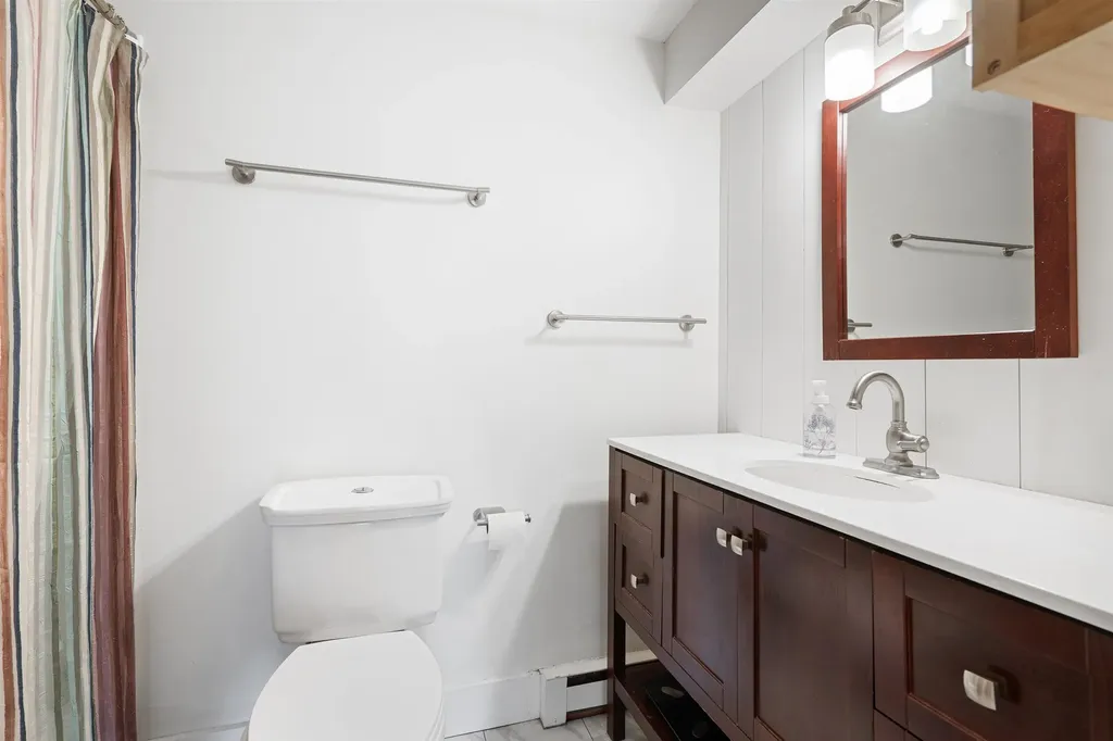 2 Candlelight Terrace Hartford VT 05001