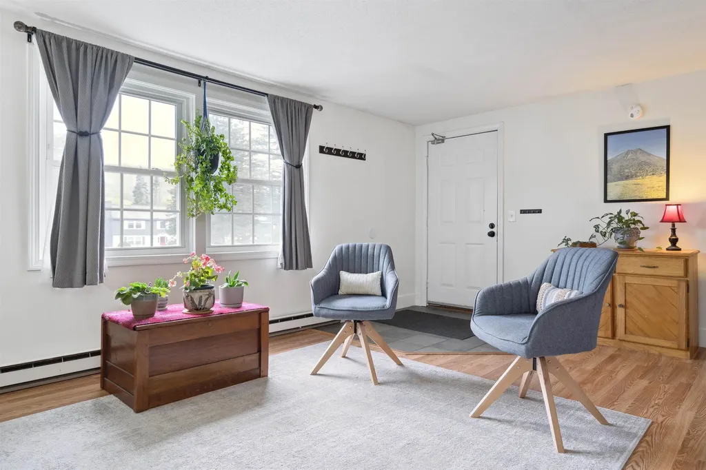 2 Candlelight Terrace Hartford VT 05001