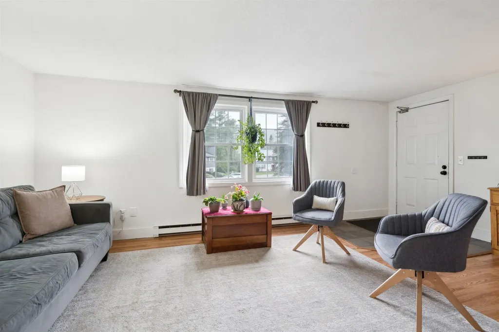 2 Candlelight Terrace Hartford VT 05001