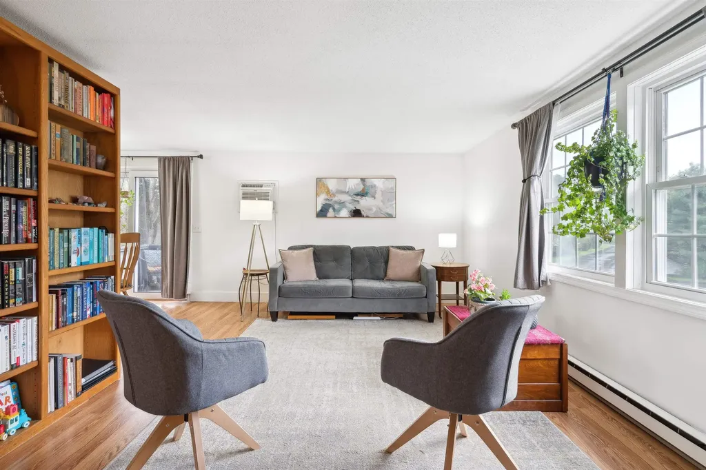 2 Candlelight Terrace Hartford VT 05001