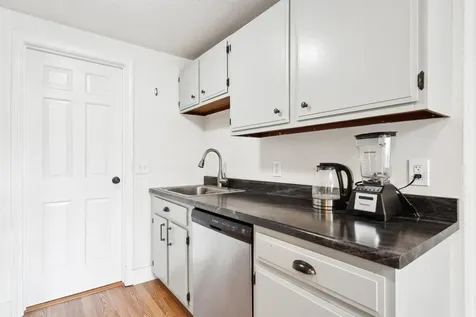 2 Candlelight Terrace Hartford VT 05001