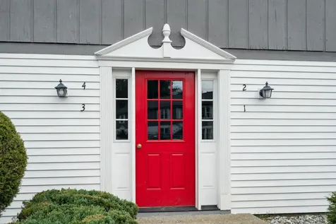 2 Candlelight Terrace Hartford VT 05001