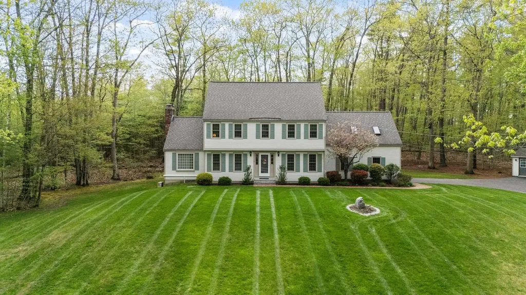 7 Modean Drive Derry NH 03038