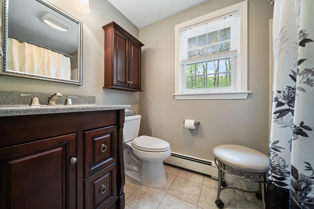 7 Modean Drive Derry NH 03038