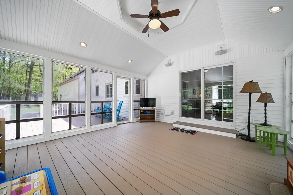 7 Modean Drive Derry NH 03038