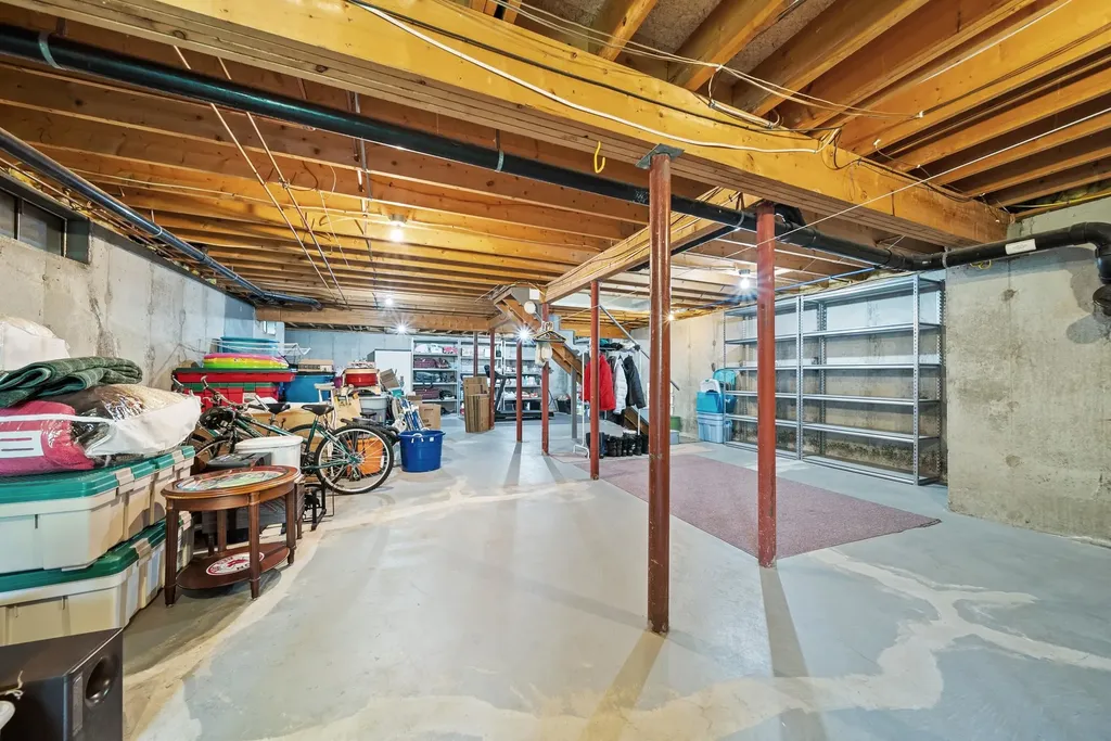 7 Modean Drive Derry NH 03038