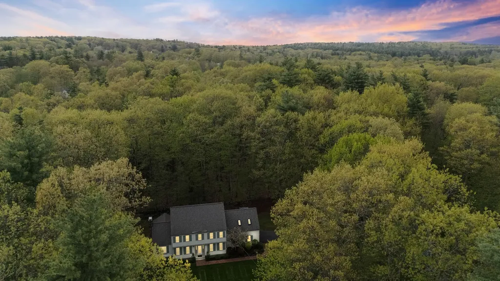 7 Modean Drive Derry NH 03038