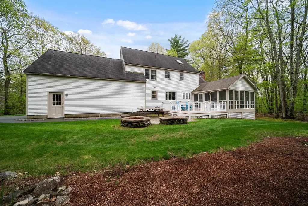 7 Modean Drive Derry NH 03038