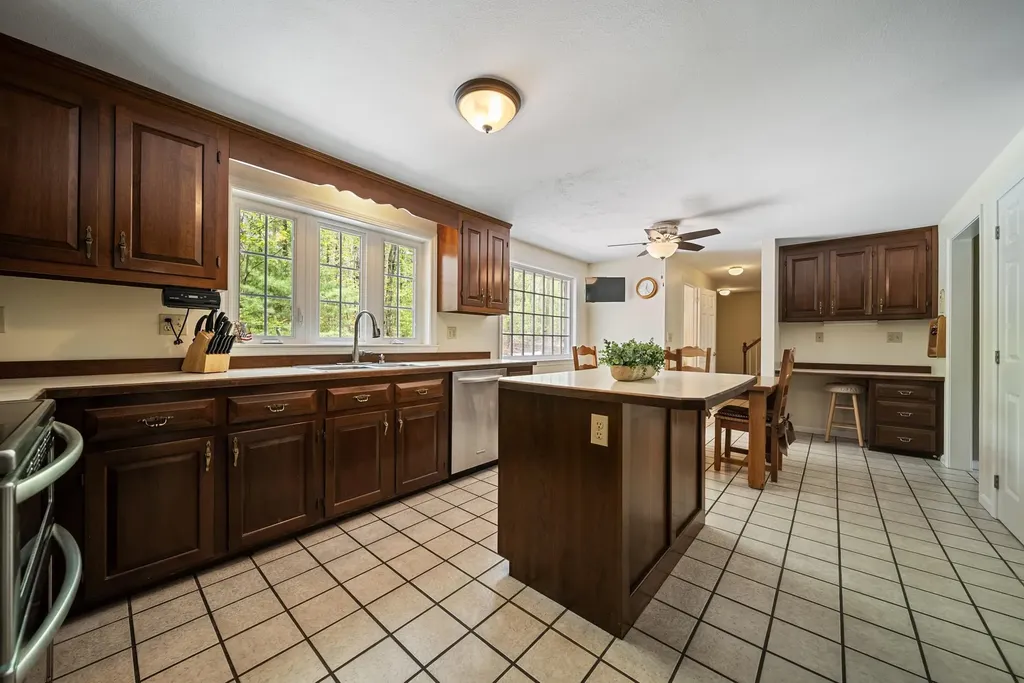 7 Modean Drive Derry NH 03038