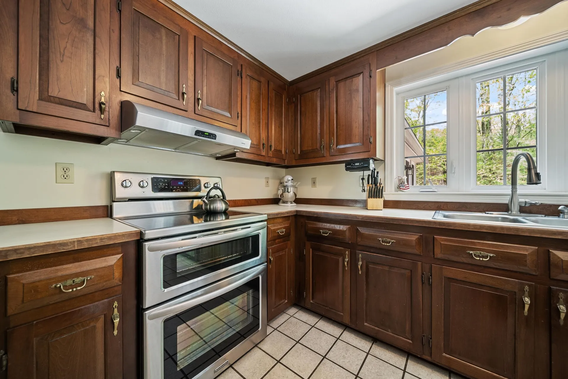 7 Modean Drive Derry NH 03038