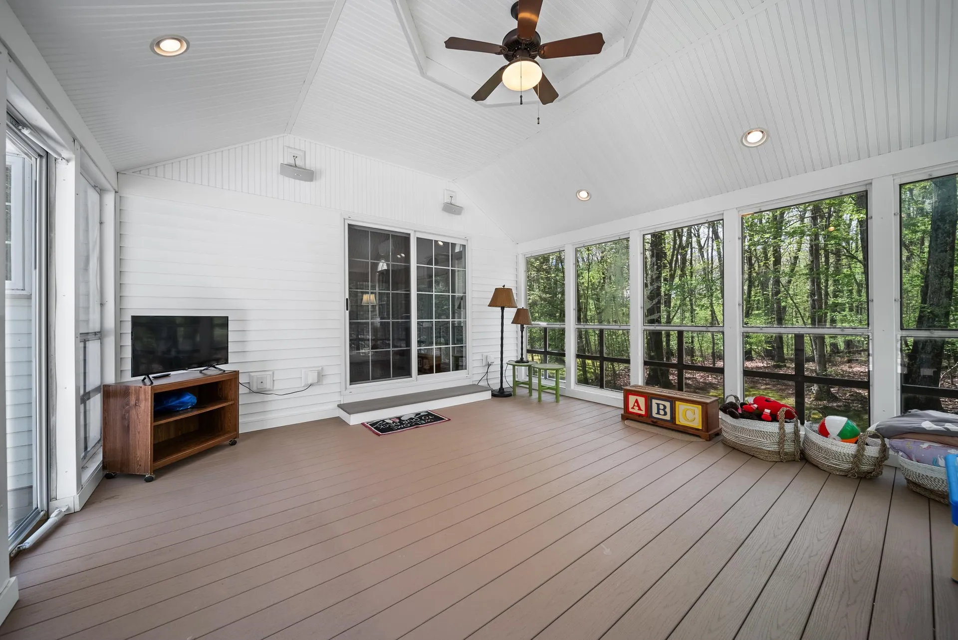 7 Modean Drive Derry NH 03038