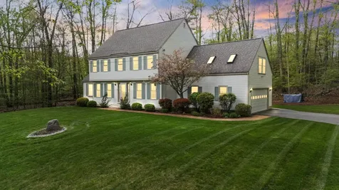 7 Modean Drive Derry NH 03038