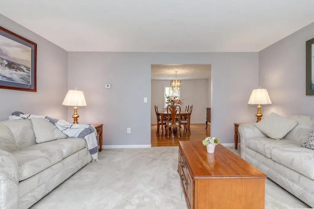 4 Muscovy Drive Litchfield NH 03052