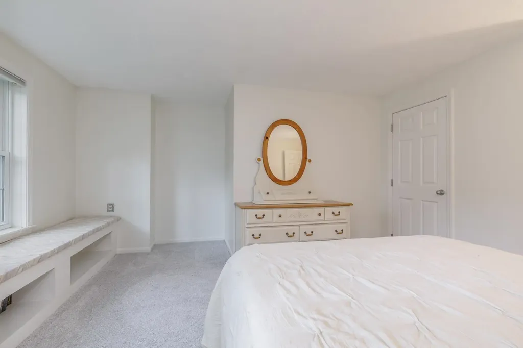 4 Muscovy Drive Litchfield NH 03052