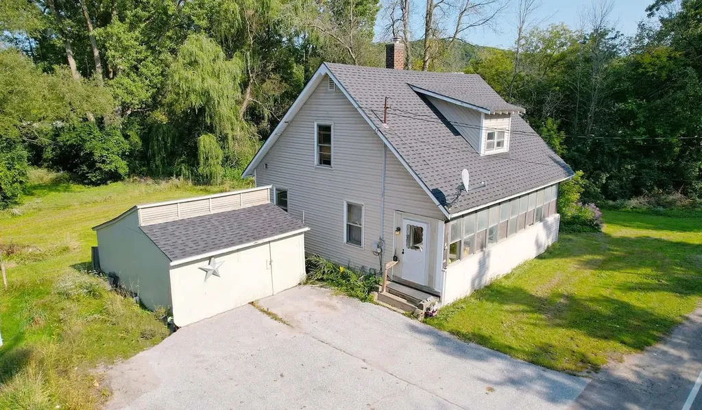 77 Lower Newton Street St. Albans City VT 05478