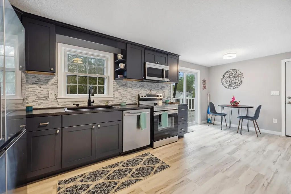 111 Sherwood Drive Manchester NH 03103