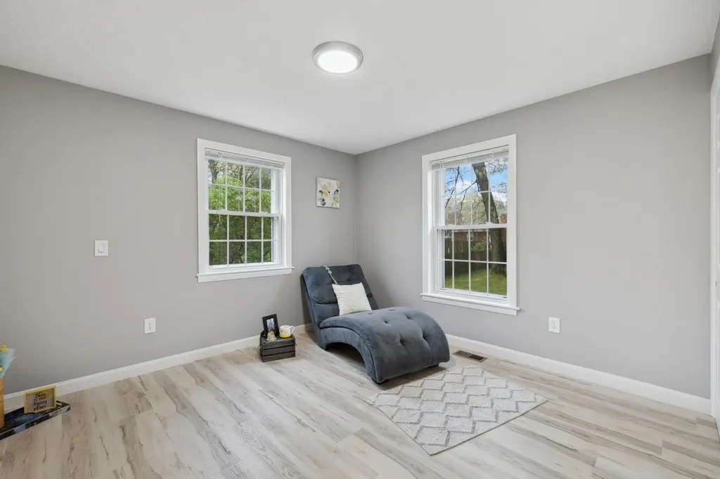 111 Sherwood Drive Manchester NH 03103