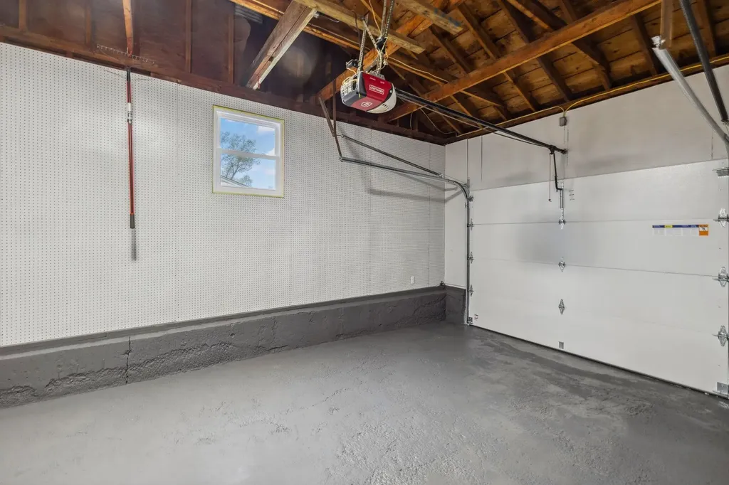 111 Sherwood Drive Manchester NH 03103