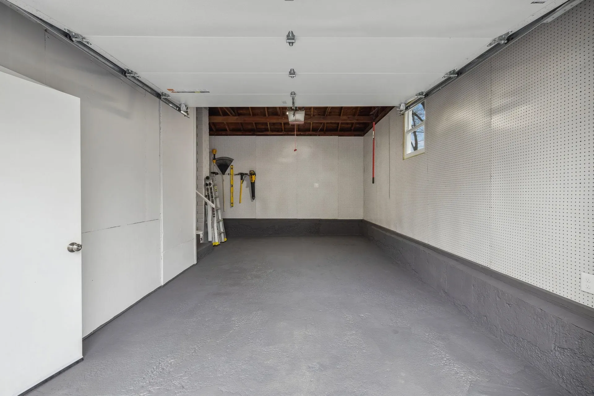 111 Sherwood Drive Manchester NH 03103