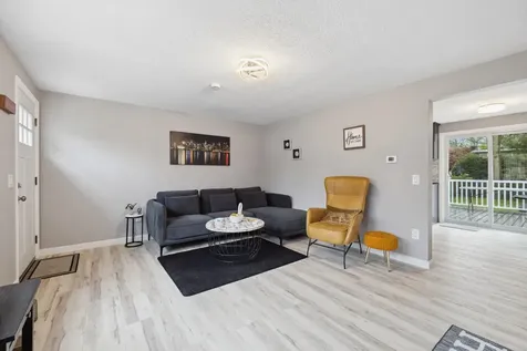 111 Sherwood Drive Manchester NH 03103