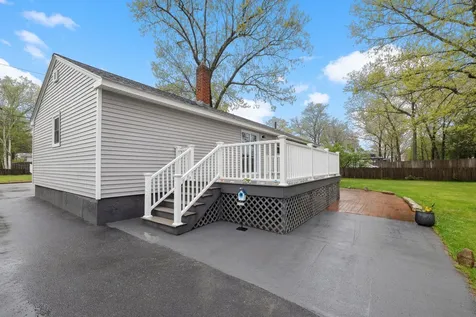 111 Sherwood Drive Manchester NH 03103