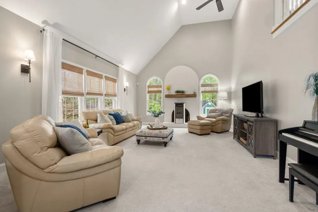 22 Spartan Drive Bedford NH 03110