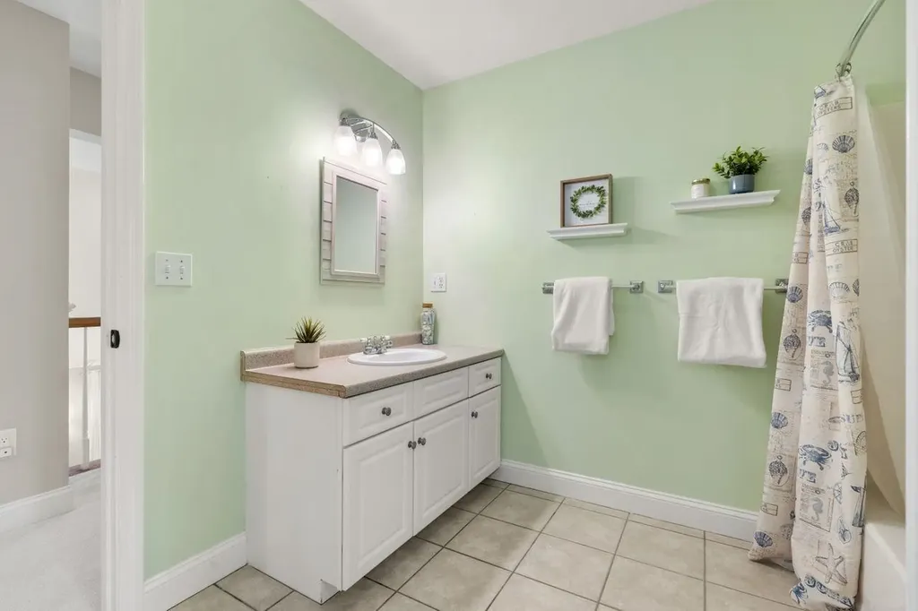 22 Spartan Drive Bedford NH 03110