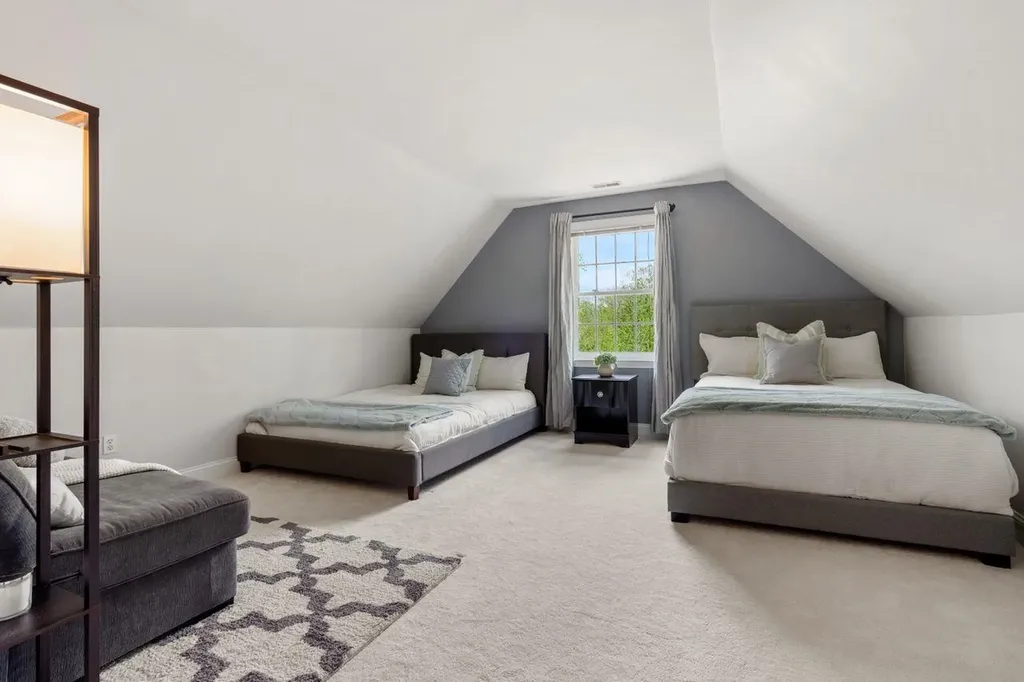 22 Spartan Drive Bedford NH 03110