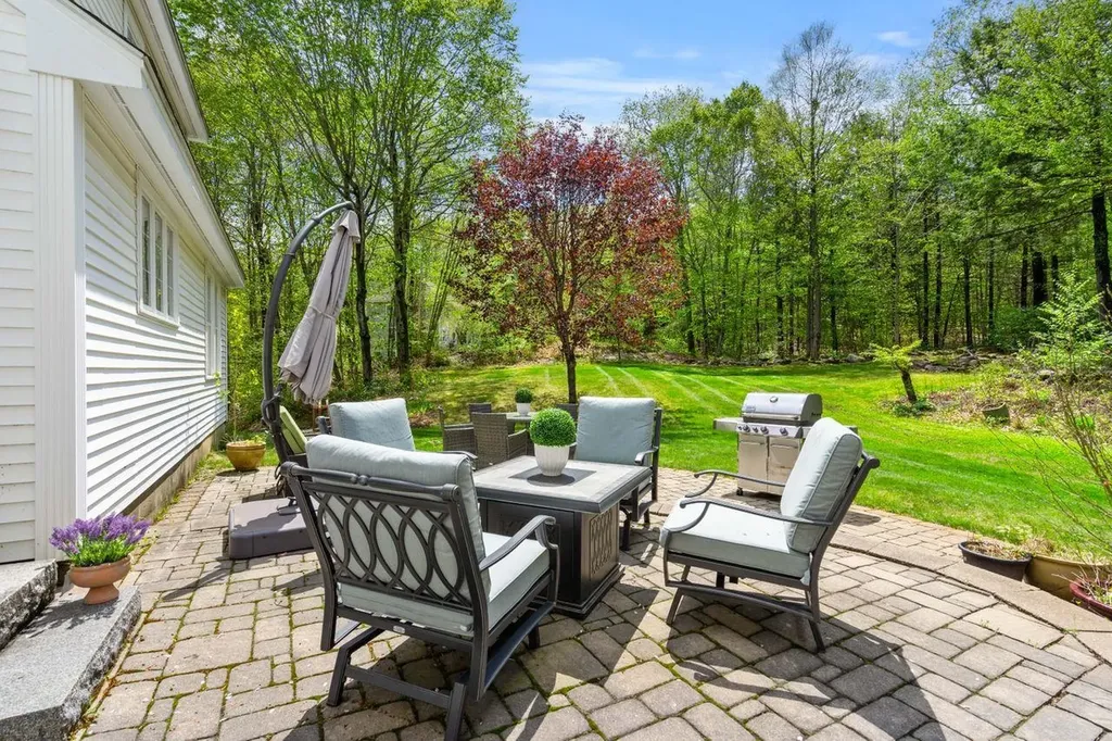 22 Spartan Drive Bedford NH 03110