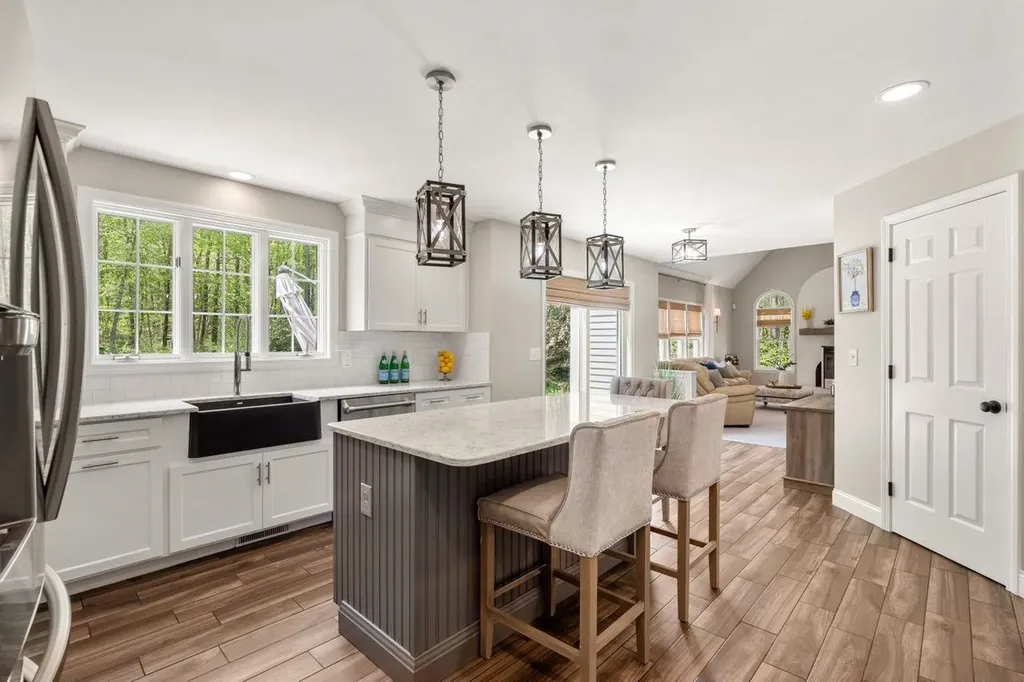 22 Spartan Drive Bedford NH 03110