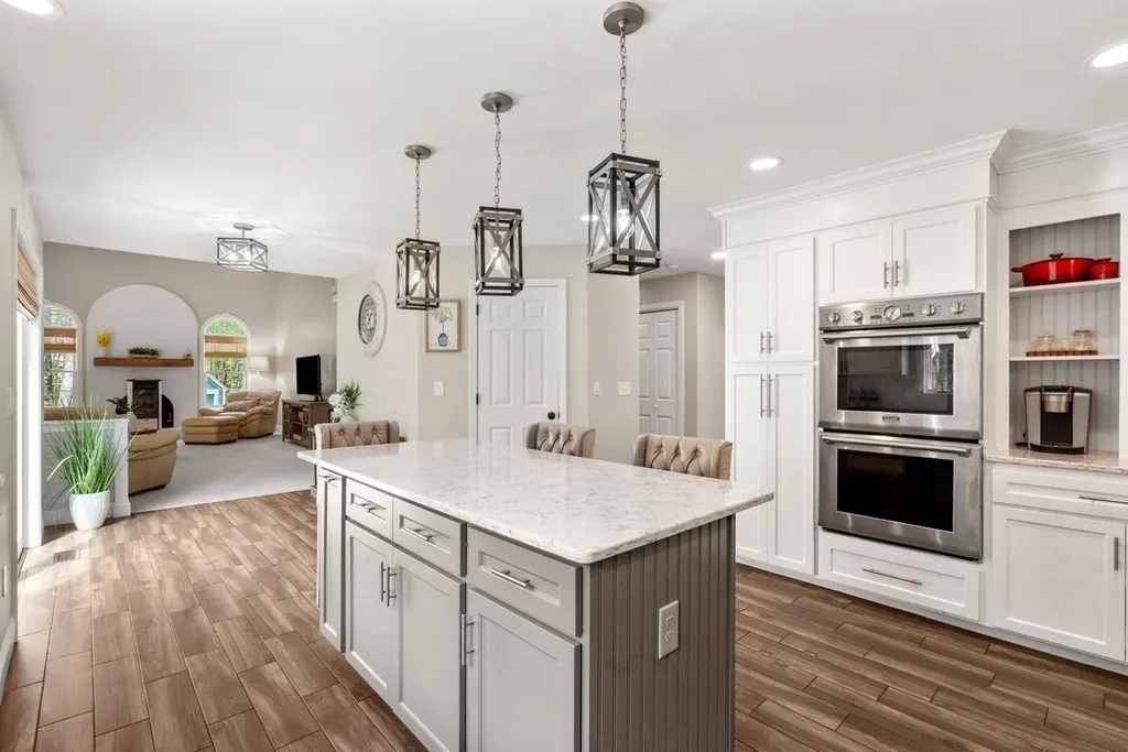 22 Spartan Drive Bedford NH 03110