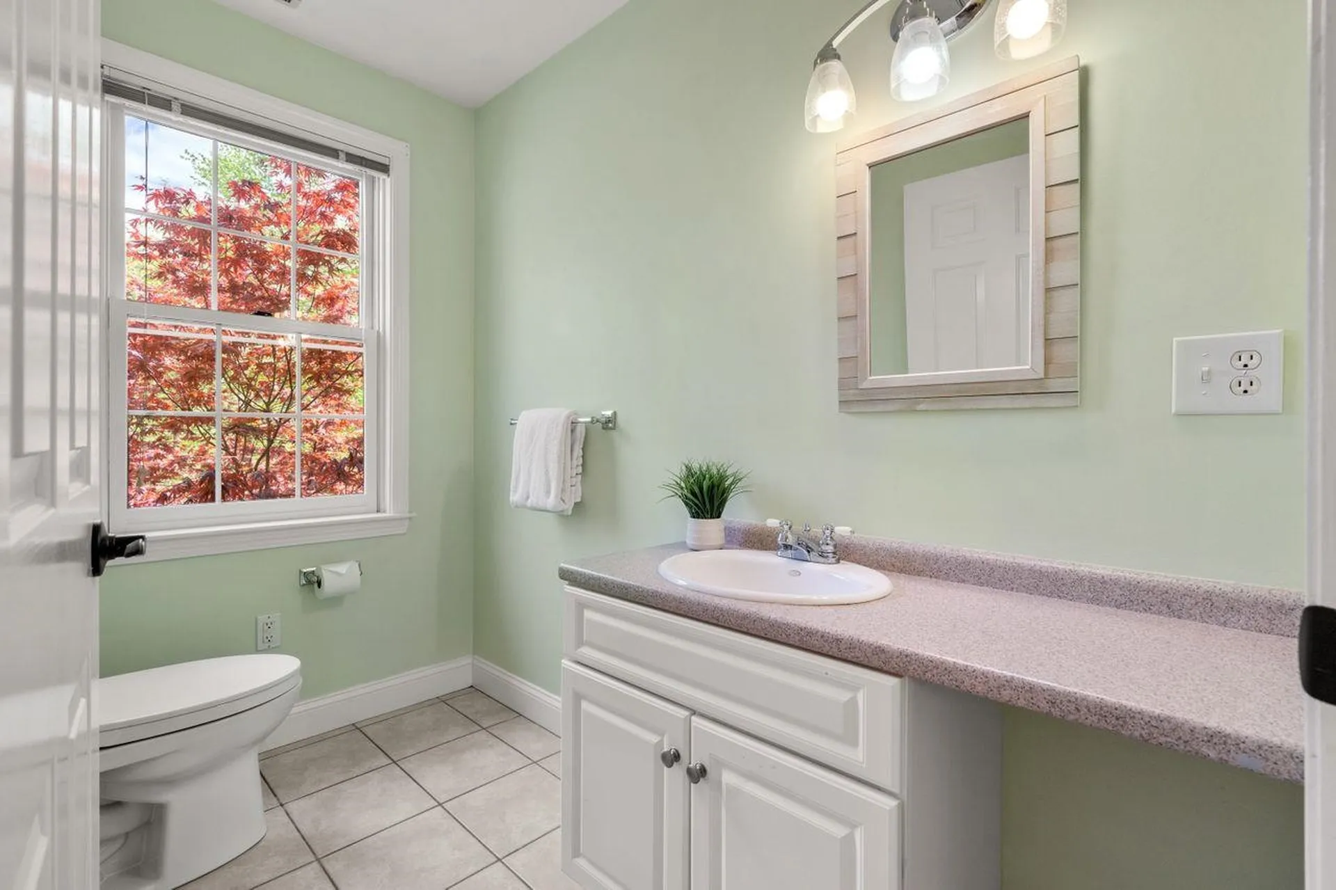 22 Spartan Drive Bedford NH 03110