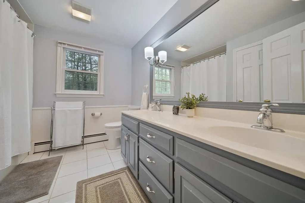 20 Holly Hill Drive Amherst NH 03031