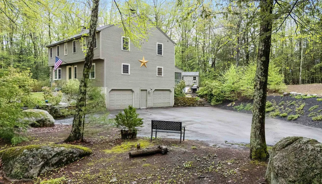 20 Holly Hill Drive Amherst NH 03031