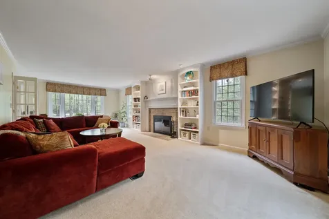 20 Holly Hill Drive Amherst NH 03031