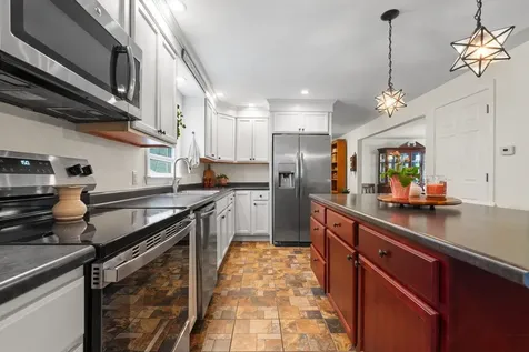 34 Boulder Road Hillsborough NH 03244