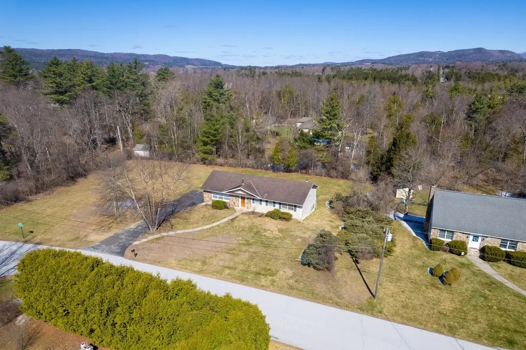 87 Patricia Lane Rutland Town VT 05701