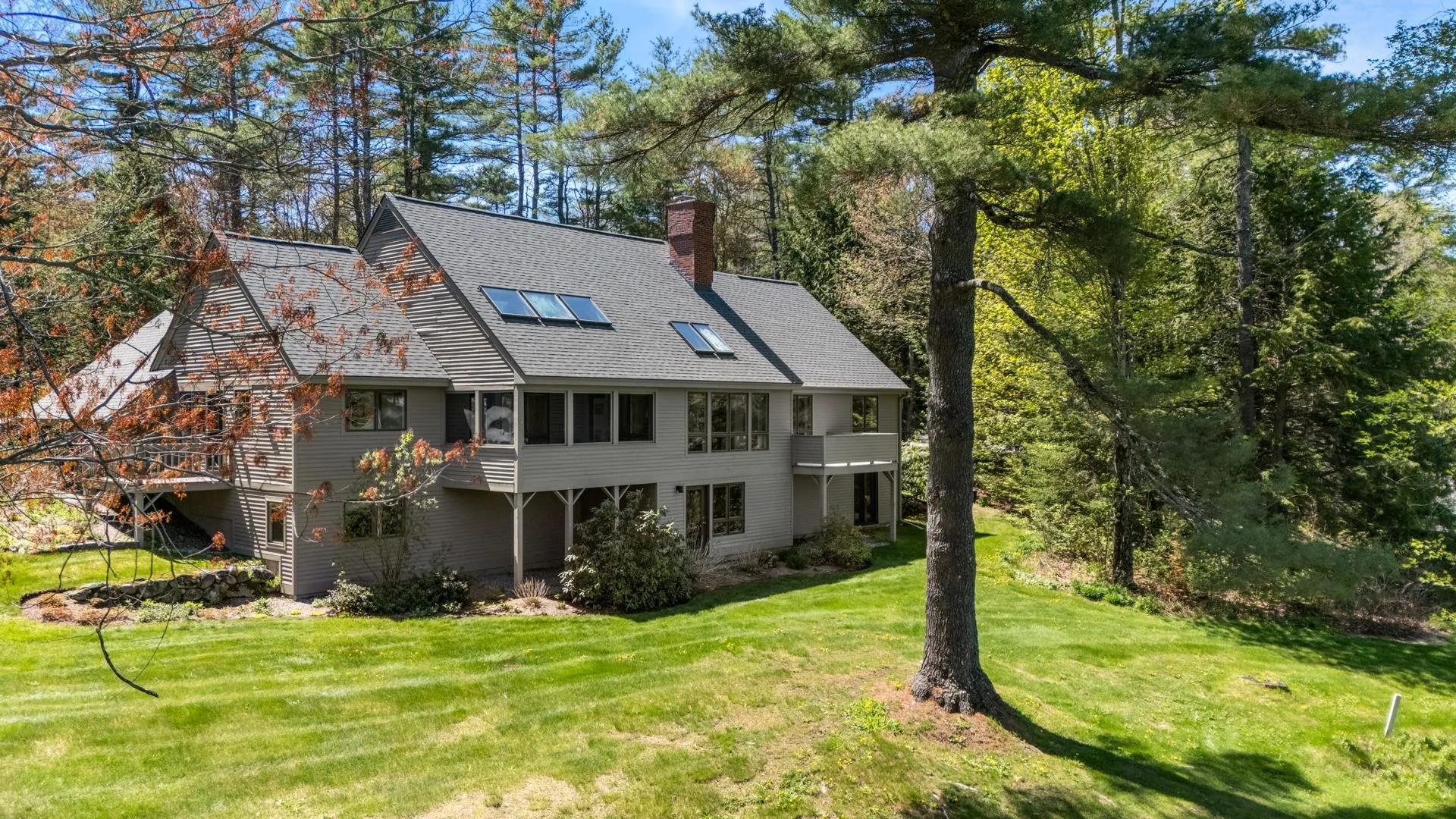 18 The Seasons New London NH 03257