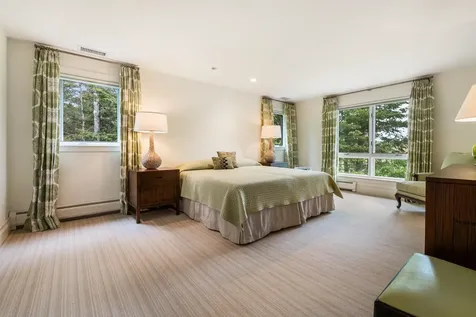 18 The Seasons New London NH 03257