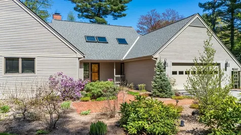 18 The Seasons New London NH 03257