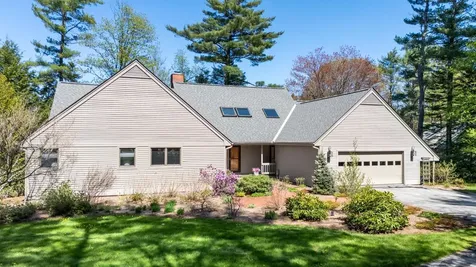 18 The Seasons New London NH 03257