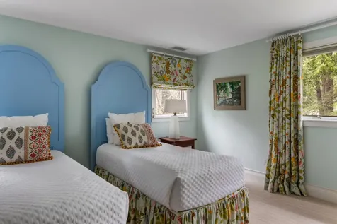 18 The Seasons New London NH 03257