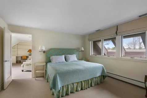 18 The Seasons New London NH 03257