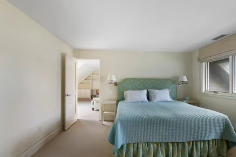 18 The Seasons New London NH 03257