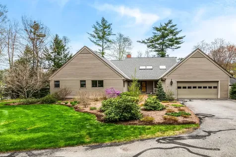 18 The Seasons New London NH 03257